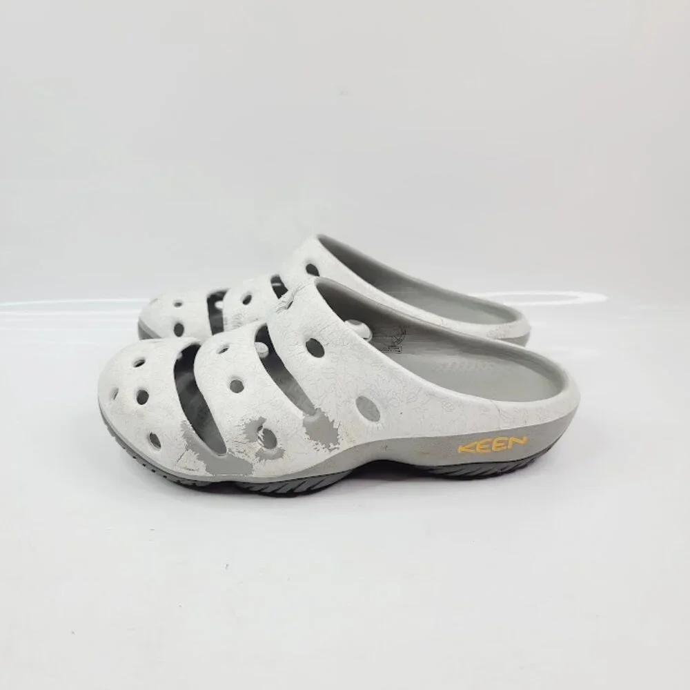 Keen Men's‎ Gray Yogui Arts Closed Toe Slip-On Outdoor Trail Slide Sandal Size 8